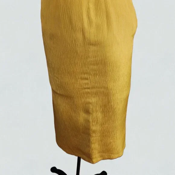 Amazing Vintage 1980's Valentino "Miss V" 2-Piece Floral Silk Skirt Suit - Picture 6 of 16